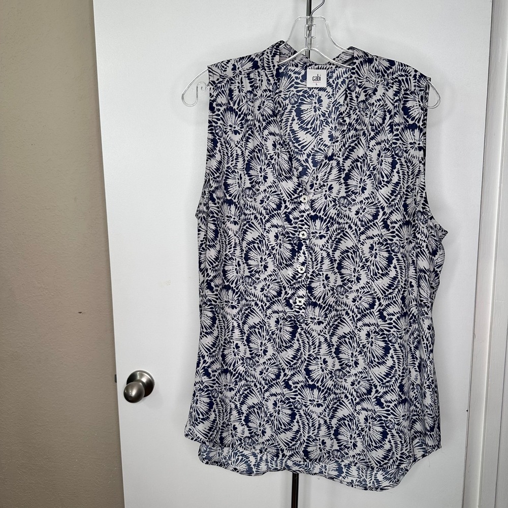Cabi Womens Navy Blue White Abstract Floral Sleeveless Button V-Neck Blouse L
